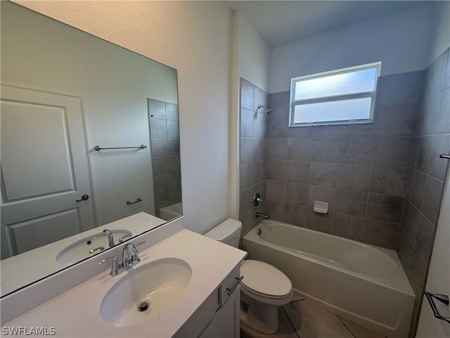 2224 Dragonfruit WAY, Naples, FL 34120