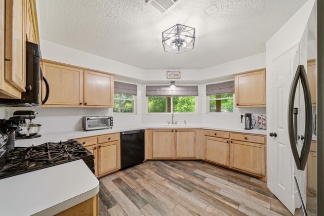 19819 Hampton Wood Drive, Tomball, TX 77377