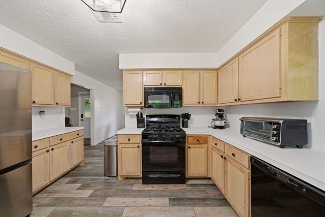 19819 Hampton Wood Drive, Tomball, TX 77377
