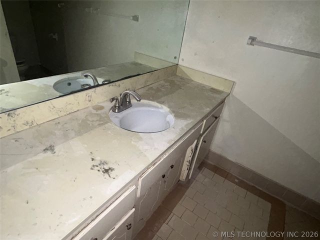 4009 S 90th East Avenue, Tulsa, OK 74145