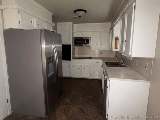 4009 S 90th East Avenue, Tulsa, OK 74145