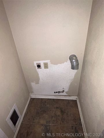 4009 S 90th East Avenue, Tulsa, OK 74145