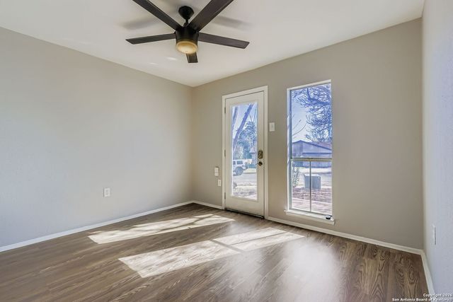 5723 Sky Country, San Antonio, TX 78247