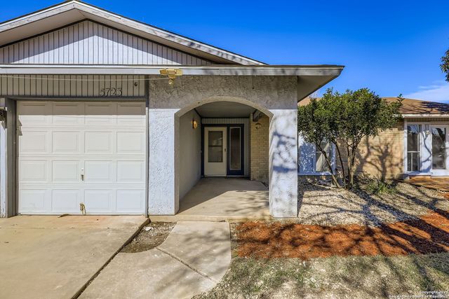 5723 Sky Country, San Antonio, TX 78247