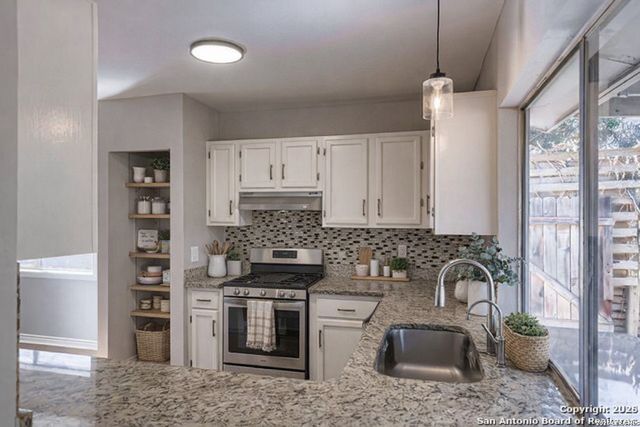 5723 Sky Country, San Antonio, TX 78247