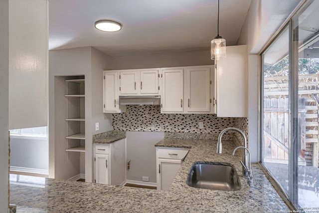 5723 Sky Country, San Antonio, TX 78247