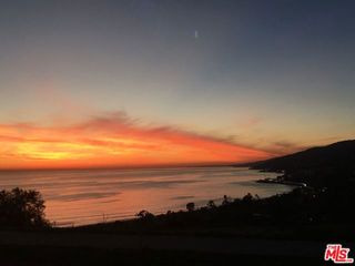 333 N Mount Holyoke Avenue, Pacific Palisades (los Angeles), CA 90272