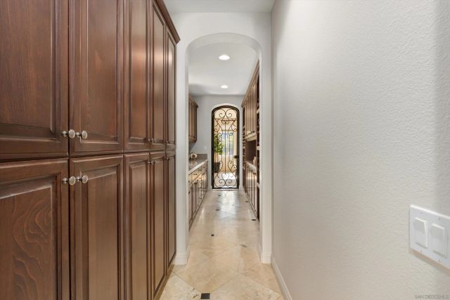 6230 Topiary St, Carlsbad, CA 92009