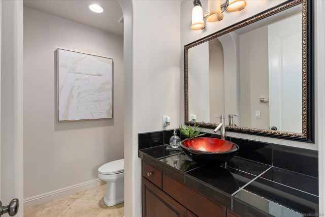 6230 Topiary St, Carlsbad, CA 92009