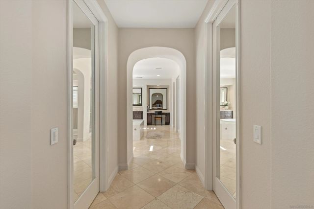 6230 Topiary St, Carlsbad, CA 92009