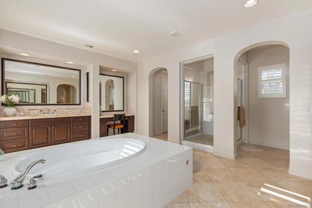 6230 Topiary St, Carlsbad, CA 92009
