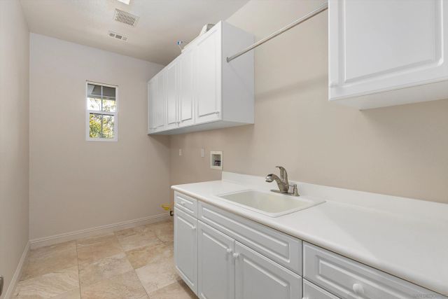 6230 Topiary St, Carlsbad, CA 92009