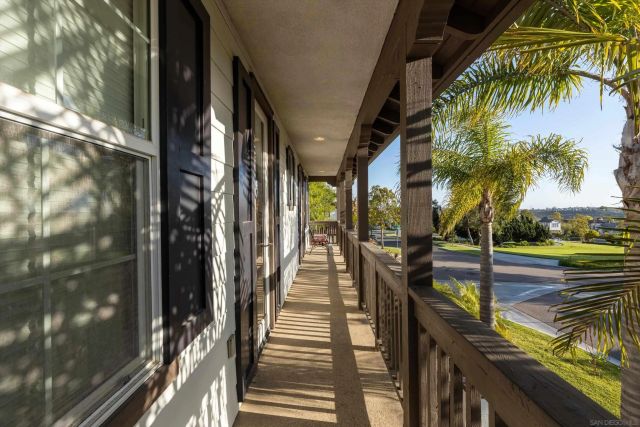 6230 Topiary St, Carlsbad, CA 92009