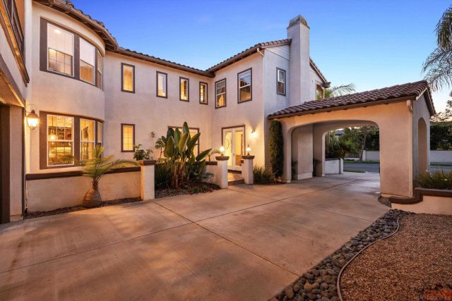 6230 Topiary St, Carlsbad, CA 92009