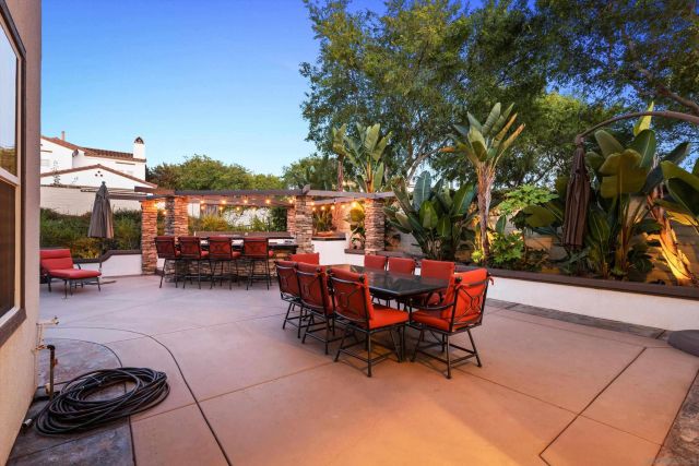 6230 Topiary St, Carlsbad, CA 92009