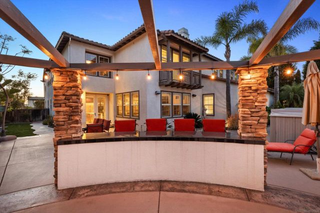 6230 Topiary St, Carlsbad, CA 92009