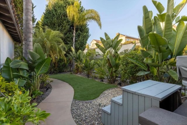6230 Topiary St, Carlsbad, CA 92009