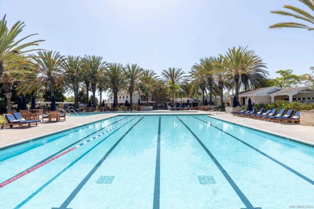 6230 Topiary St, Carlsbad, CA 92009