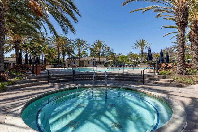 6230 Topiary St, Carlsbad, CA 92009