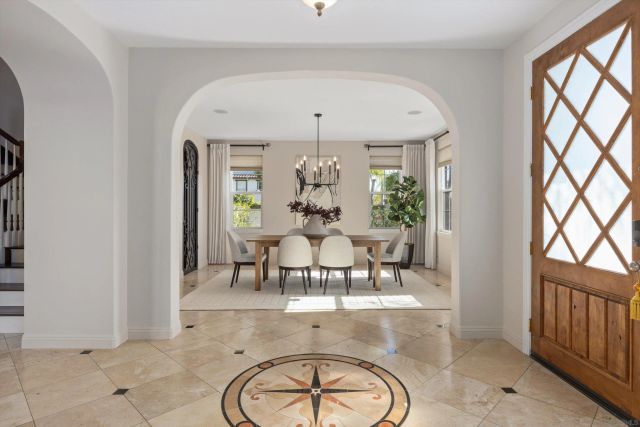 6230 Topiary St, Carlsbad, CA 92009
