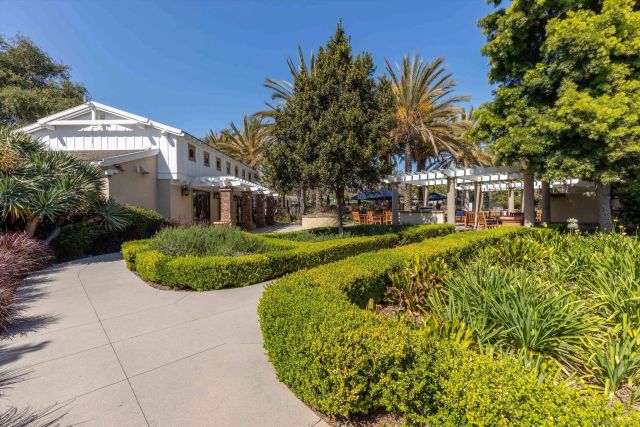 6230 Topiary St, Carlsbad, CA 92009