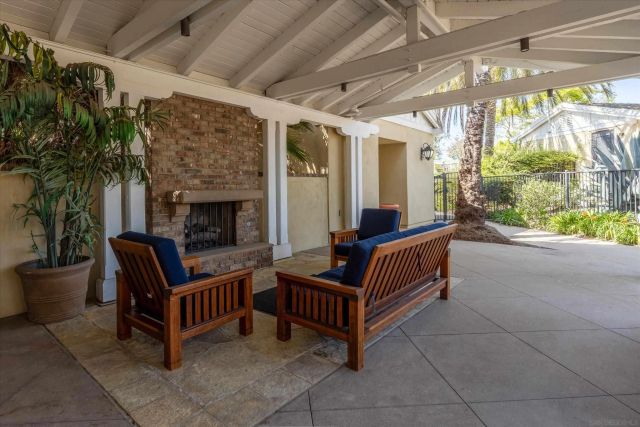 6230 Topiary St, Carlsbad, CA 92009