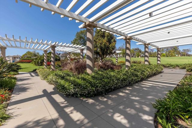 6230 Topiary St, Carlsbad, CA 92009