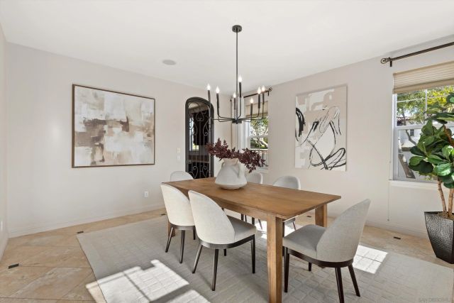 6230 Topiary St, Carlsbad, CA 92009