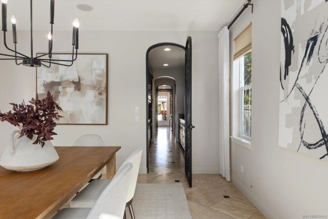 6230 Topiary St, Carlsbad, CA 92009