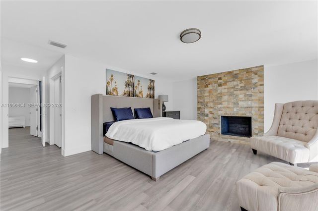 11824 SW 43rd Ct, Davie, FL 33330