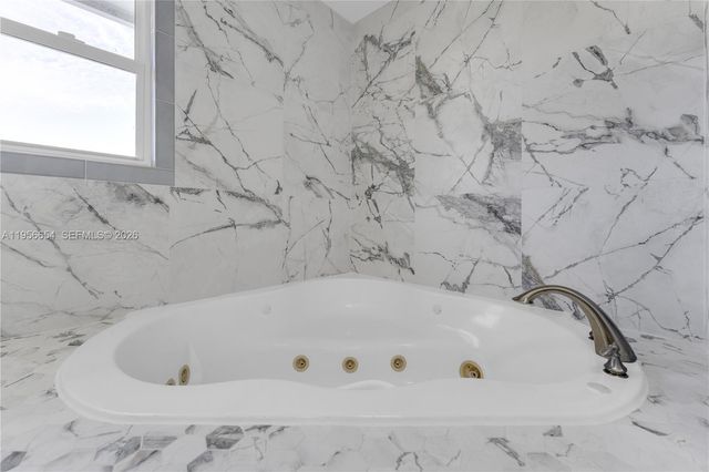 11824 SW 43rd Ct, Davie, FL 33330