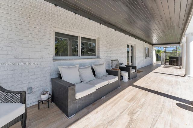 11824 SW 43rd Ct, Davie, FL 33330