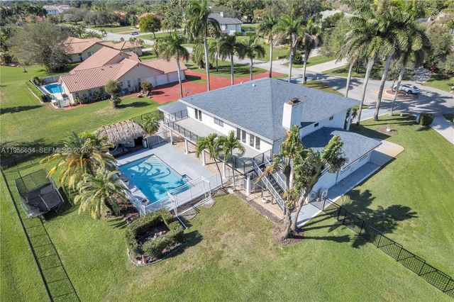 11824 SW 43rd Ct, Davie, FL 33330