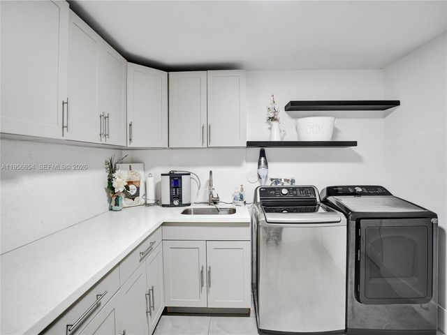 11824 SW 43rd Ct, Davie, FL 33330