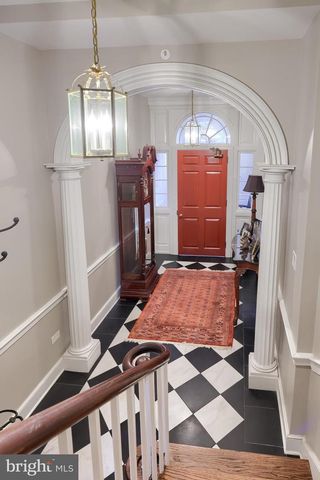 121-123 E KING ST, Lancaster, PA 17602