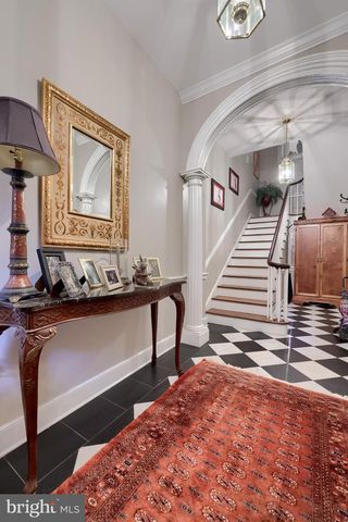 121-123 E KING ST, Lancaster, PA 17602