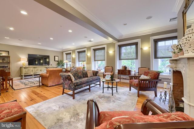 121-123 E KING ST, Lancaster, PA 17602