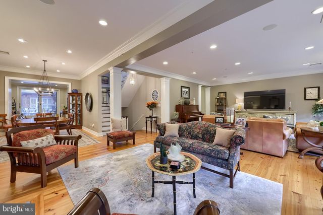 121-123 E KING ST, Lancaster, PA 17602