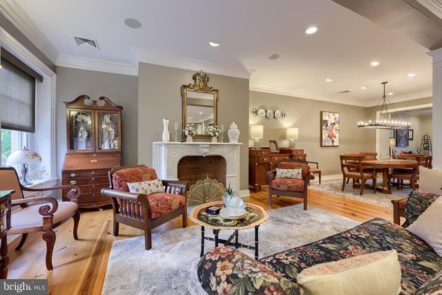 121-123 E KING ST, Lancaster, PA 17602