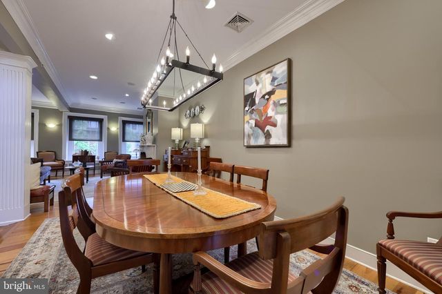 121-123 E KING ST, Lancaster, PA 17602