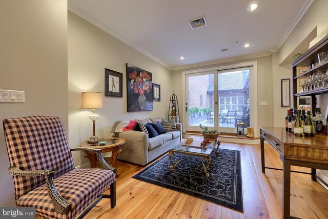 121-123 E KING ST, Lancaster, PA 17602