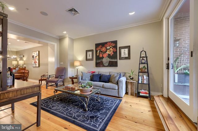 121-123 E KING ST, Lancaster, PA 17602