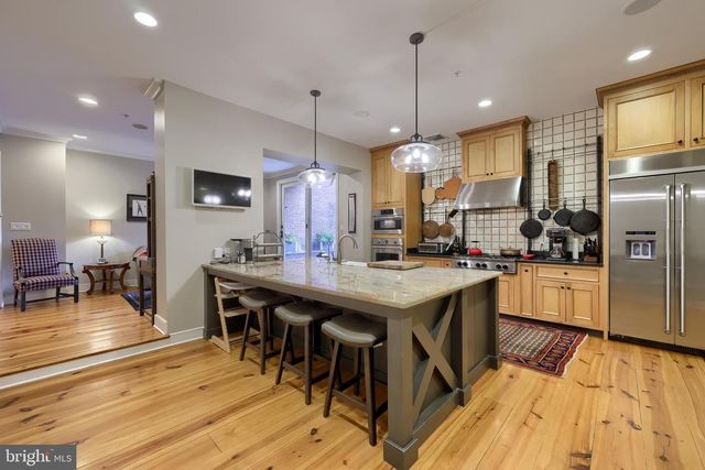 121-123 E KING ST, Lancaster, PA 17602