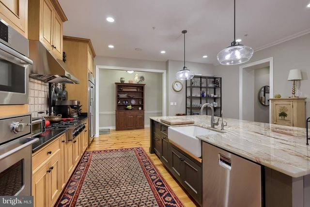 121-123 E KING ST, Lancaster, PA 17602