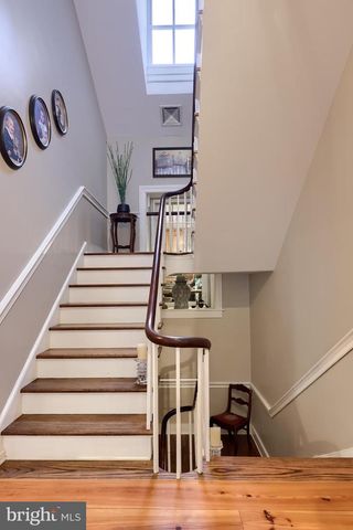 121-123 E KING ST, Lancaster, PA 17602