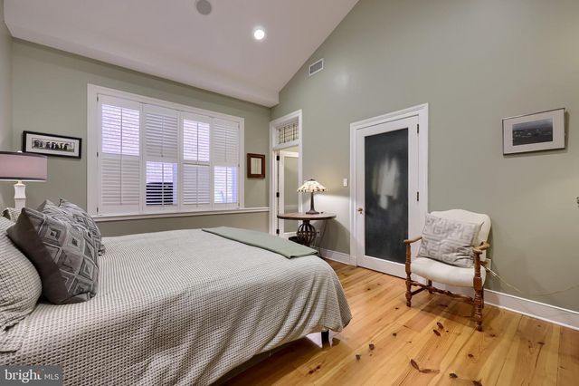 121-123 E KING ST, Lancaster, PA 17602