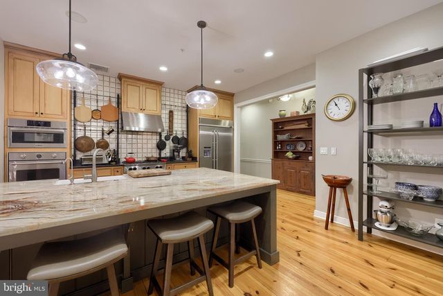 121-123 E KING ST, Lancaster, PA 17602