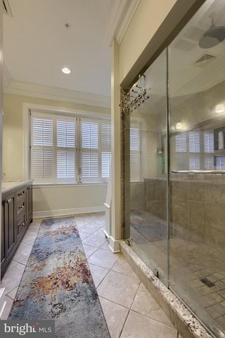 121-123 E KING ST, Lancaster, PA 17602