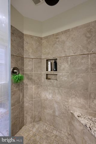 121-123 E KING ST, Lancaster, PA 17602