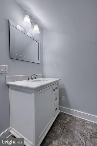 121-123 E KING ST, Lancaster, PA 17602